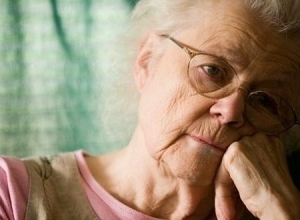 Mẹ tôi năm nay 85 tuổi có sử dụng được sản phẩm Super Power Neuro  Max không?